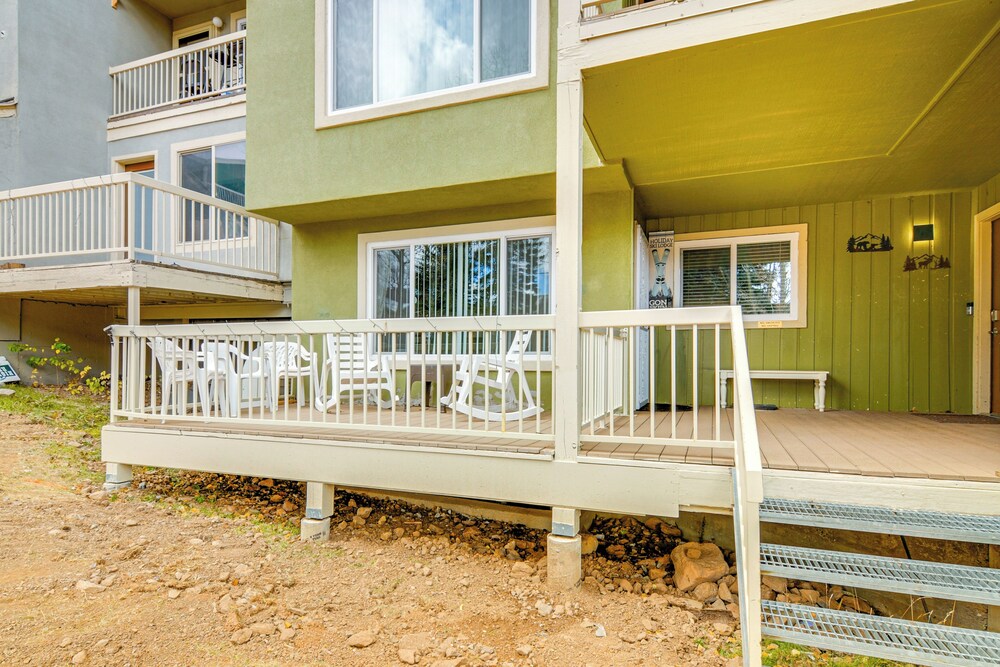 Walk to Giant Steps & Hot Tub: Brian Head Condo! view 3