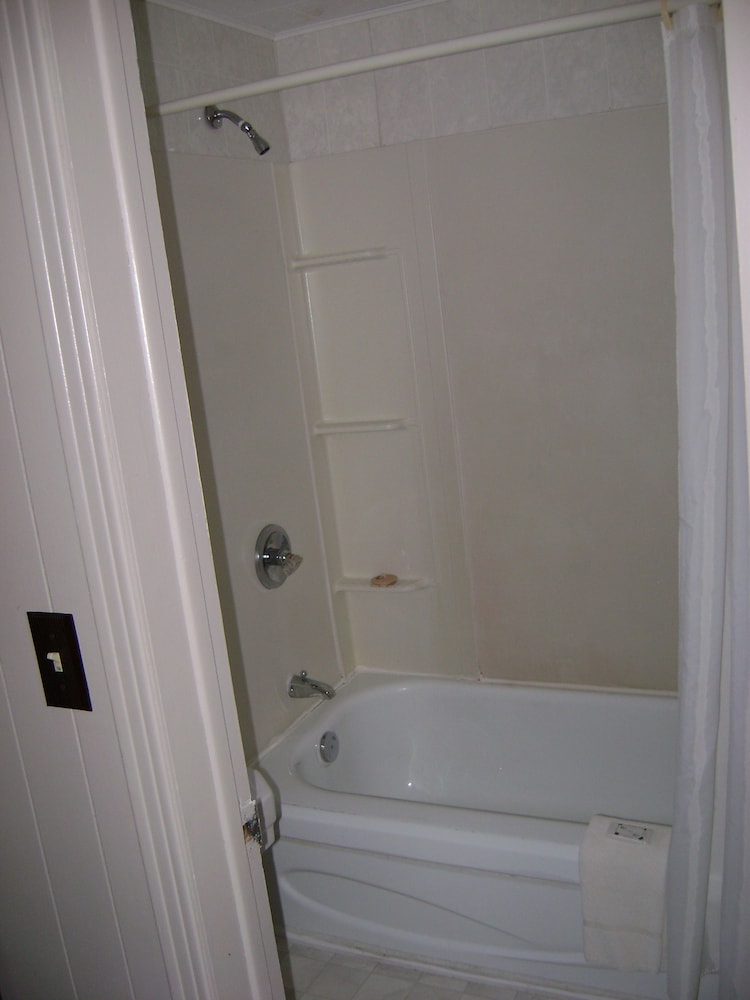 Lakelawn B&B Motel