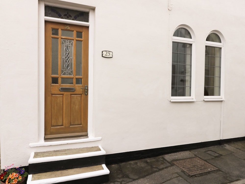 Sands End Cottage