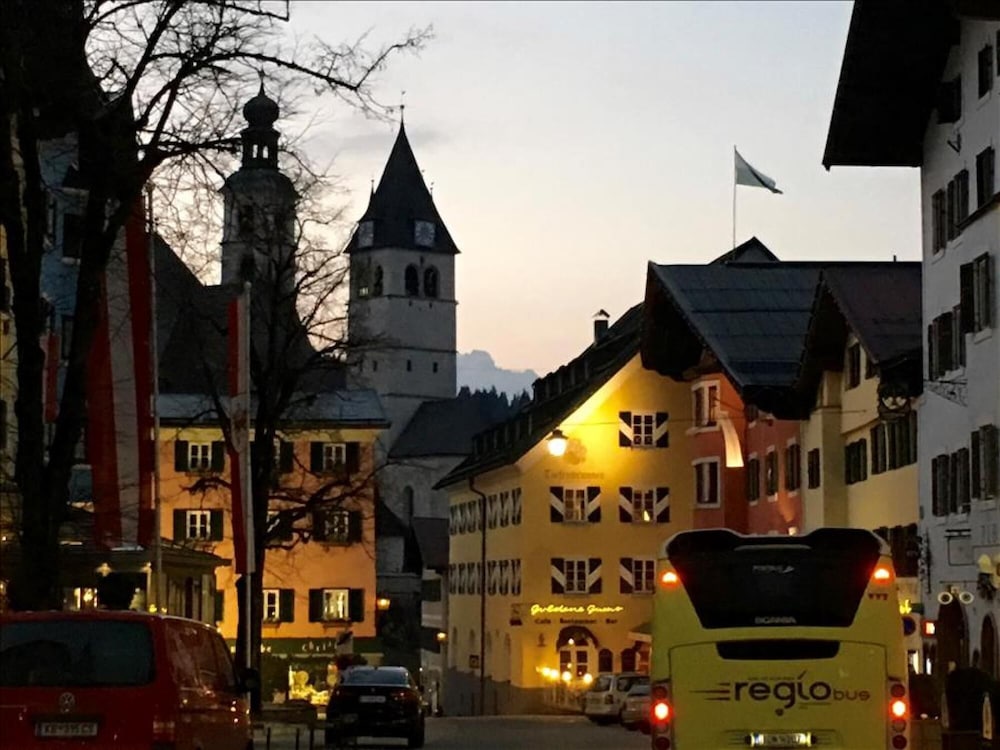 Kitzb hel Austria Best Luxury 4 Bedroom 4 Bathroom Apartment in World-renowned Ski-resort