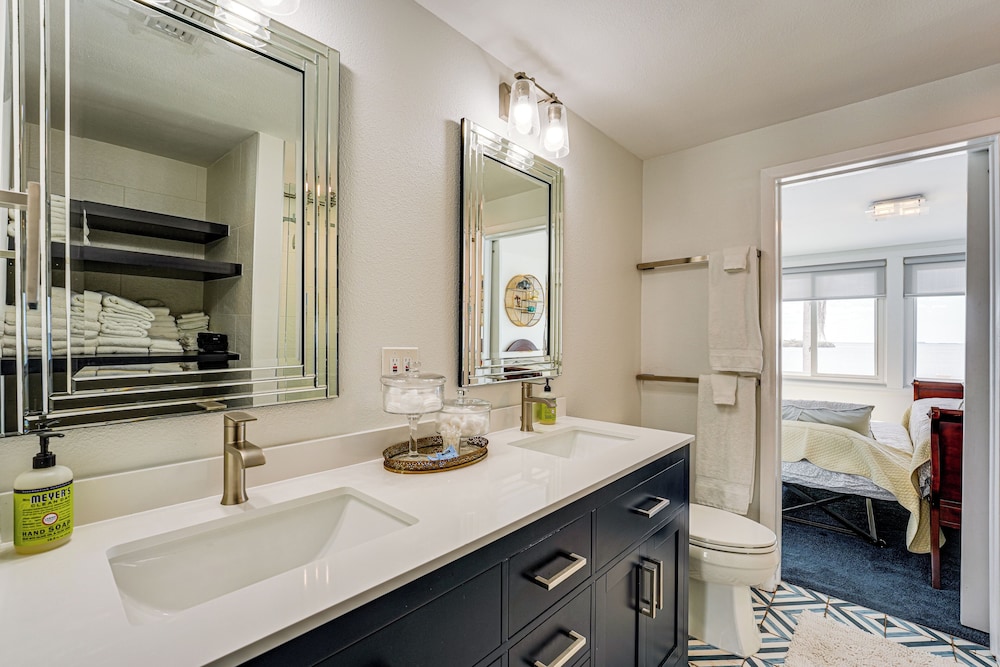 Gulf Coast Luxury! Quiet Home 4 Mi to Sponge Docks