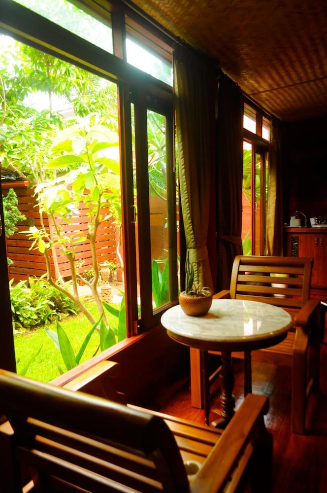 Ruen Kanok Thai House