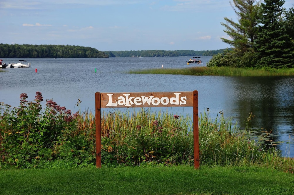Lakewoods Resort & Lodge