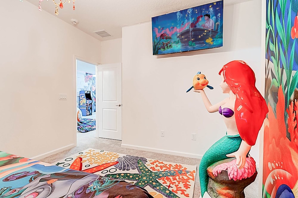 5893 Family Fun Home With Pool Near Theme Parks