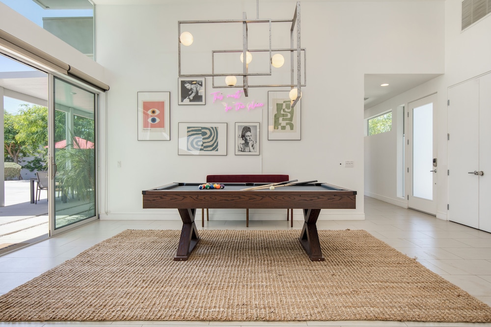 The Polo Villas by AvantStay – Modern Oasis Near Empire Polo Club