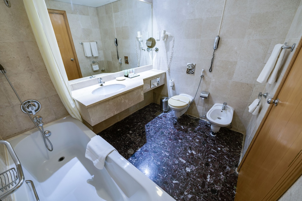Abu Dhabi Vacations - Grand Continental Hotel - Property Image 3