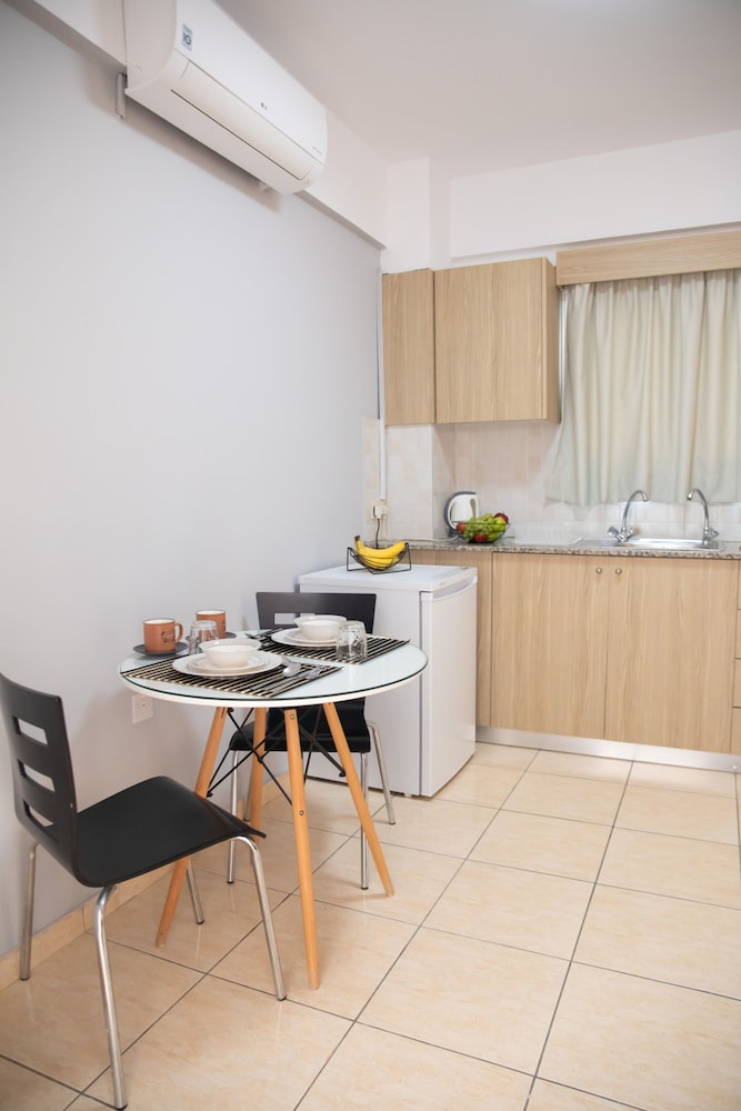 Valentina Coastal Suites in Central Paphos 3