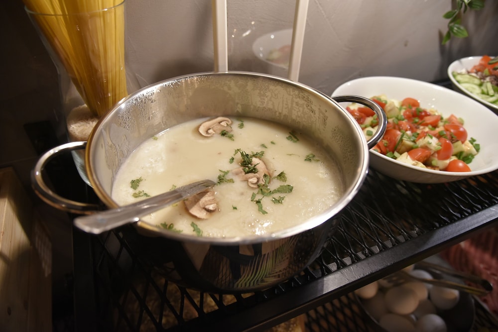 Luxir Hotel - Image 7