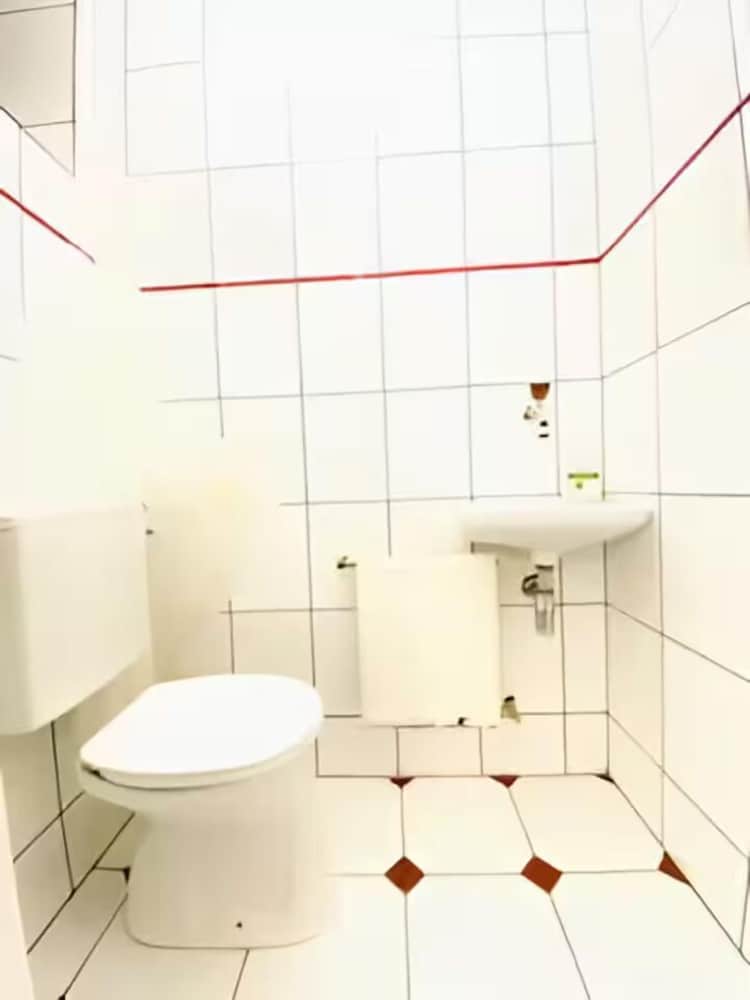 Affordable 2BR Apt For 6 Near Stadthalle
