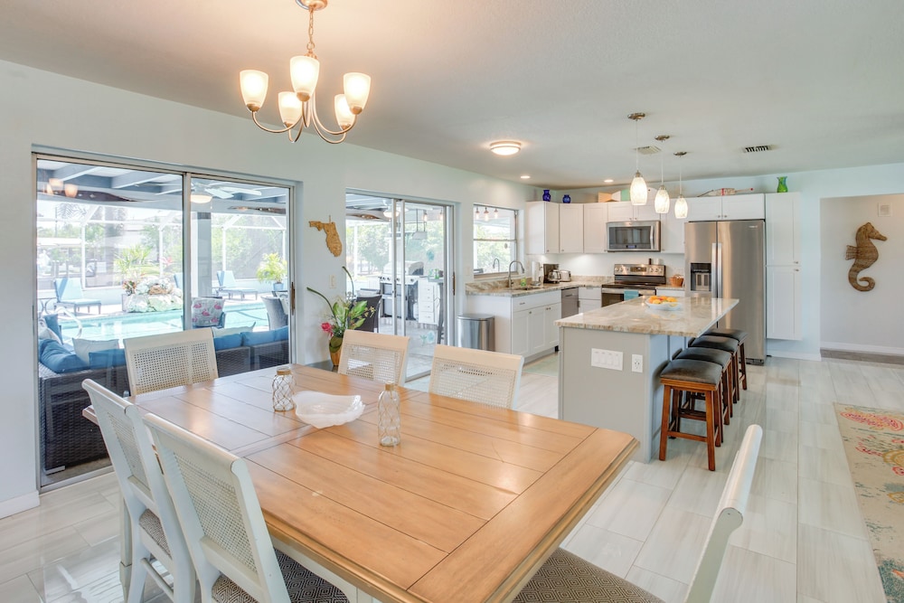 2 Mi to Beach: Canal-front Home in Cape Coral!