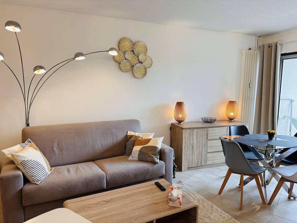 Studio With a Shared Pool Near the Beaches - 2244