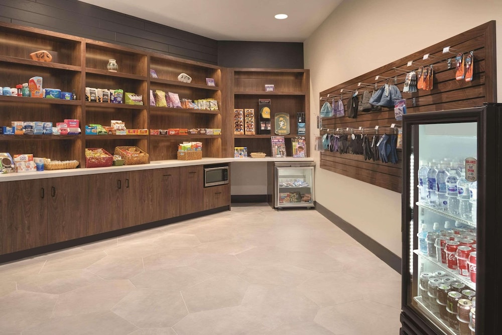 Green Bay Vacations - Oneida Casino Hotel - Property Image 50