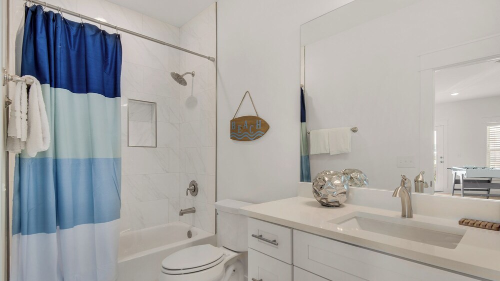 Sleep up to 28 - 2 Homes Side by Side - Close to Beach & Community Pool!