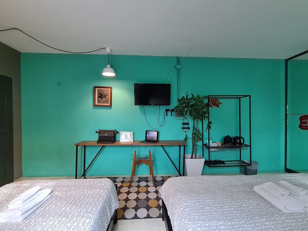 Hand Hotel