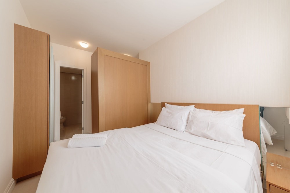 Beautiful Apart 5 min Jurere Open Shopping Emr302