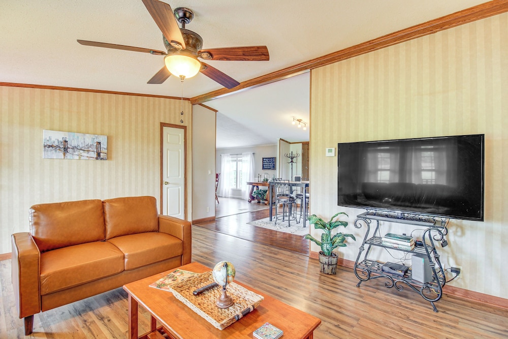 Large Private Yard: Home 16 Mi to Fall Creek Falls
