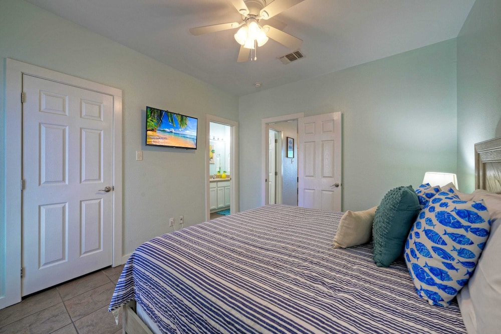Sleeps 24 4 Costa Bahia Units w/ Pool & Beach Access