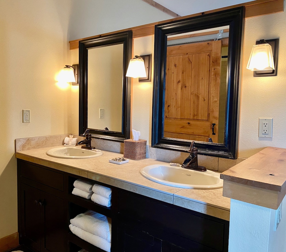 Cousins Country Inn