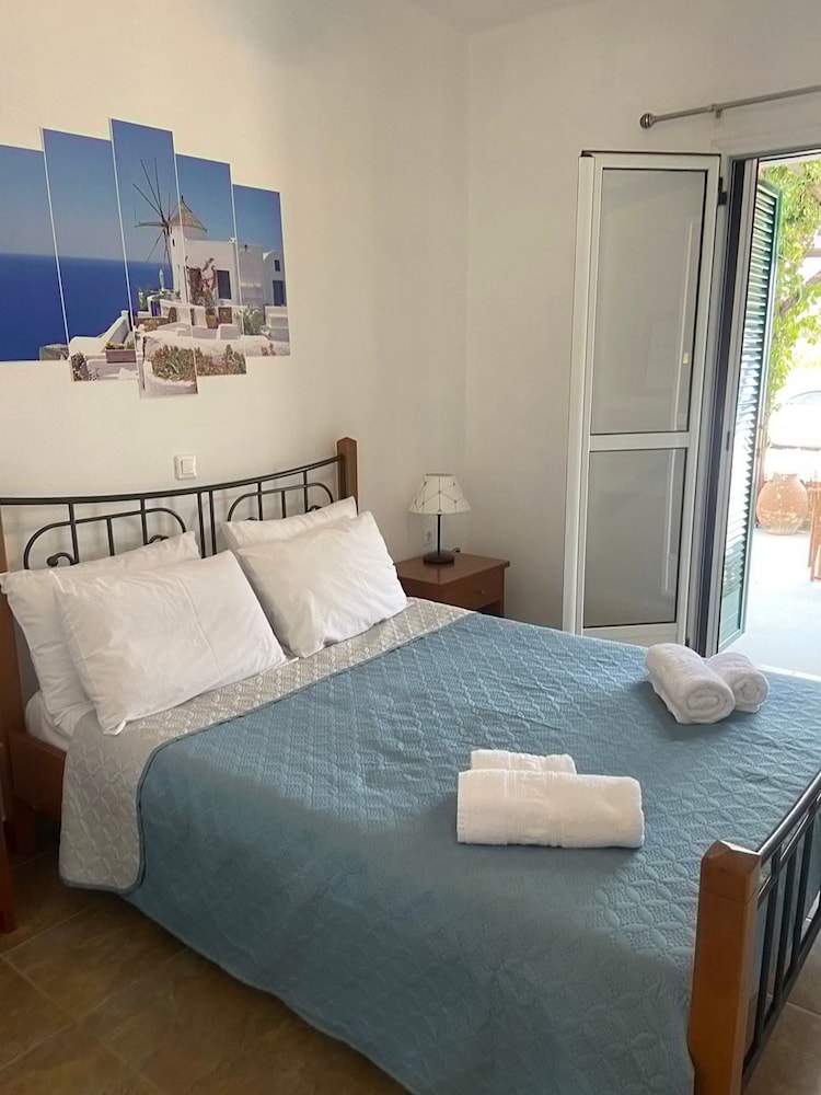 Simousi Beach House
