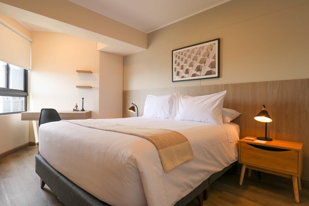 w Grandiose 1BR w Great Balcony in Miraflores