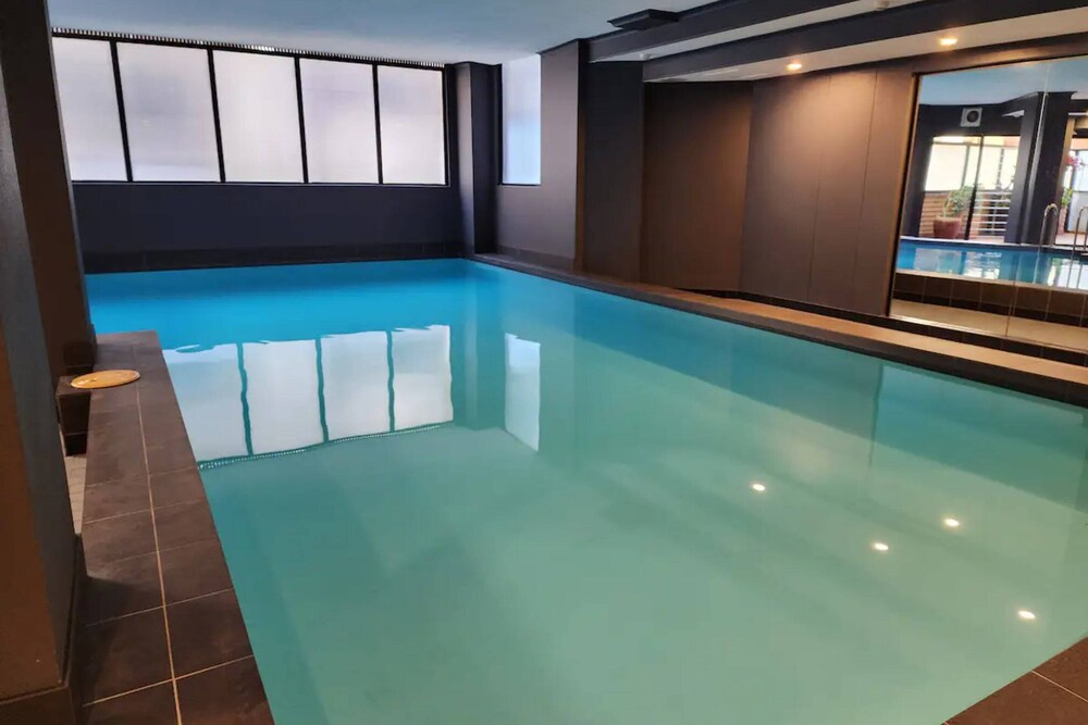 Central & Cosy 1BR Overlooking the City
