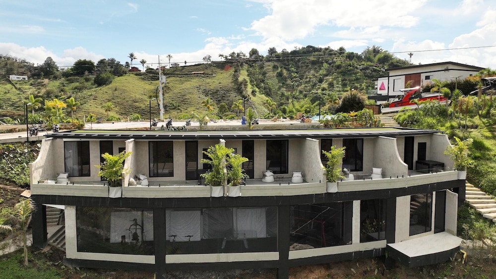 Roka Hotel