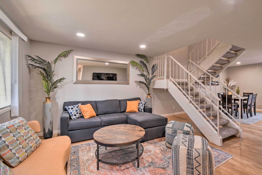 Scottsdale Gem: Pool Access, Walk to Old Town