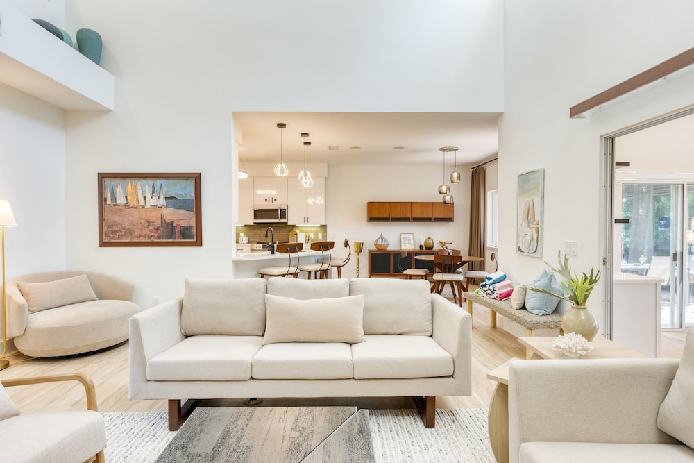 7min to Beach Private Patio on Golf Course Emerald Bay by Avantstay