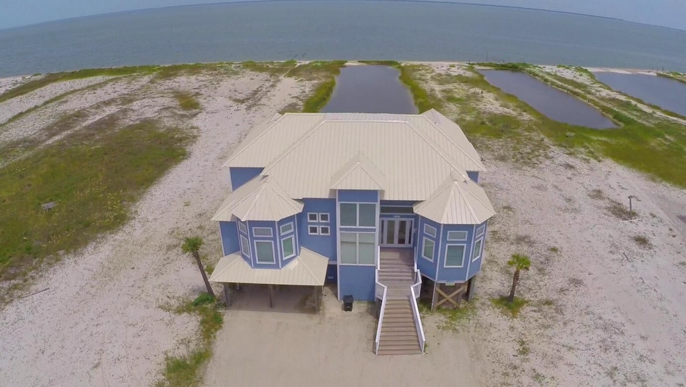 Tidal Wave - 2636 Bienville view 5