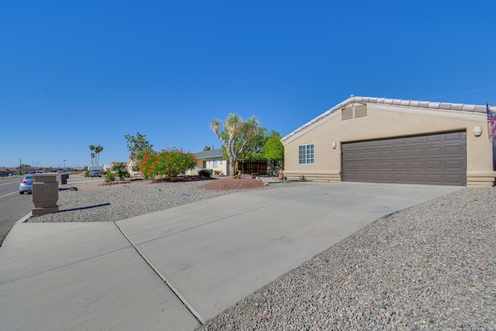 Family-friendly Lake Havasu City Home w/ Pool view 2