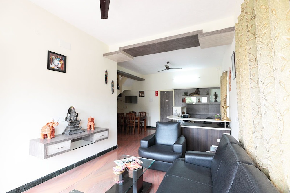 Home Stayz - Service Apartment