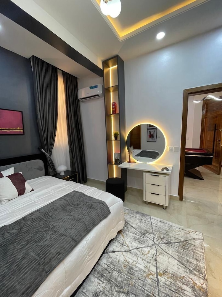 Spacious 2-bedroom apartment
