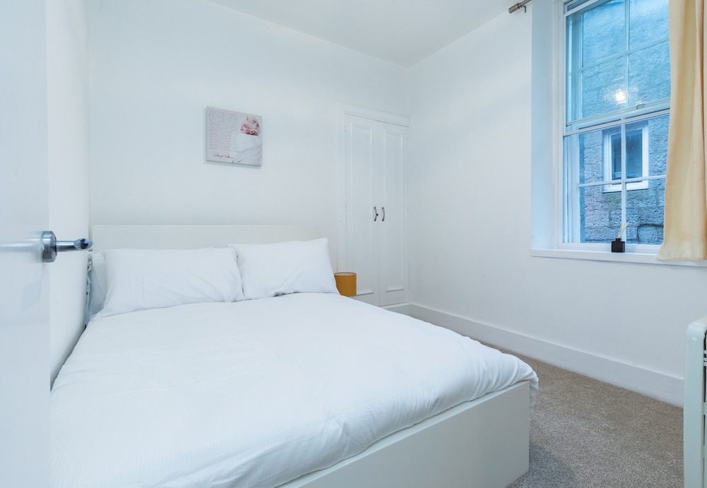Dbeautifiers Apartments - Adults Only view 3