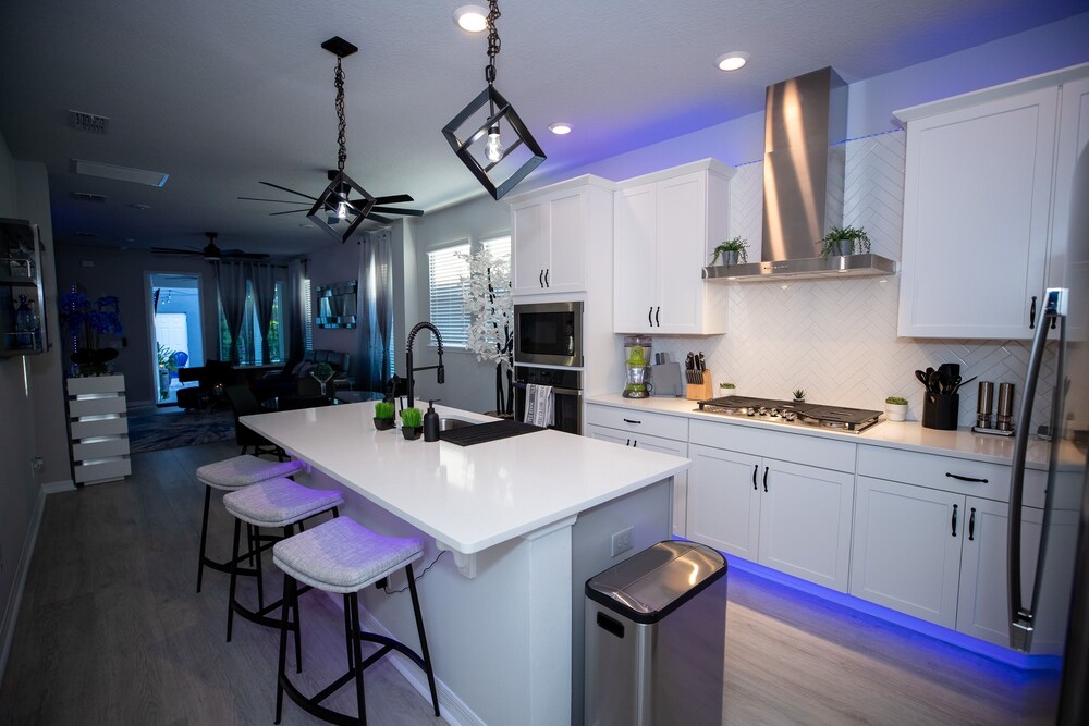 Newly Constructed Modern Pet Friendly Zen Home W/ Private Home Theater & Hot Tub! 1 Bedroom Home by RedAwning