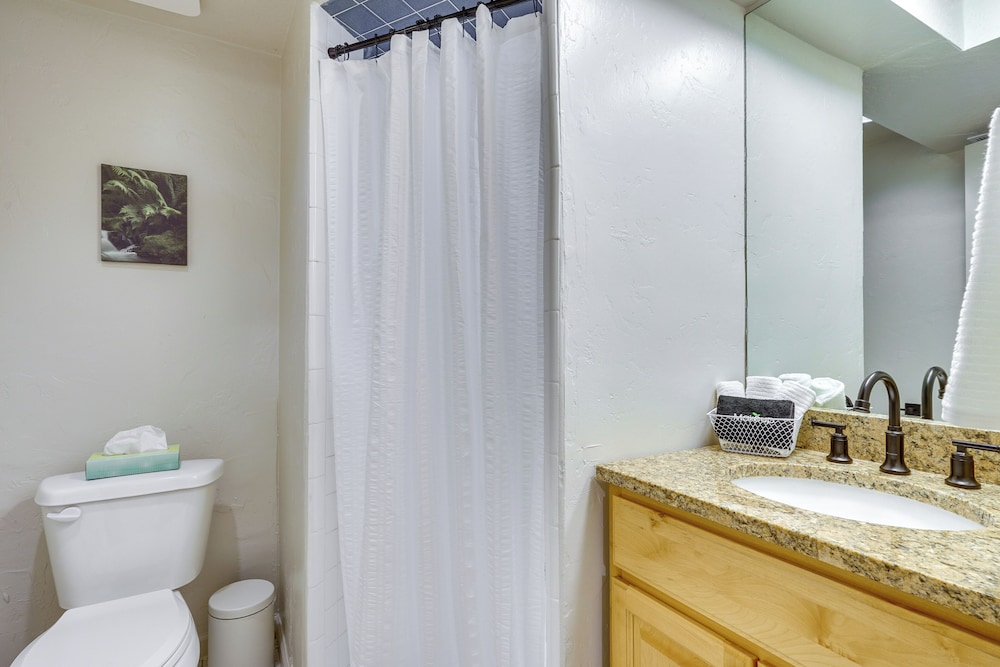 Mtn Views & Canyon Access: Cottonwood Heights Home