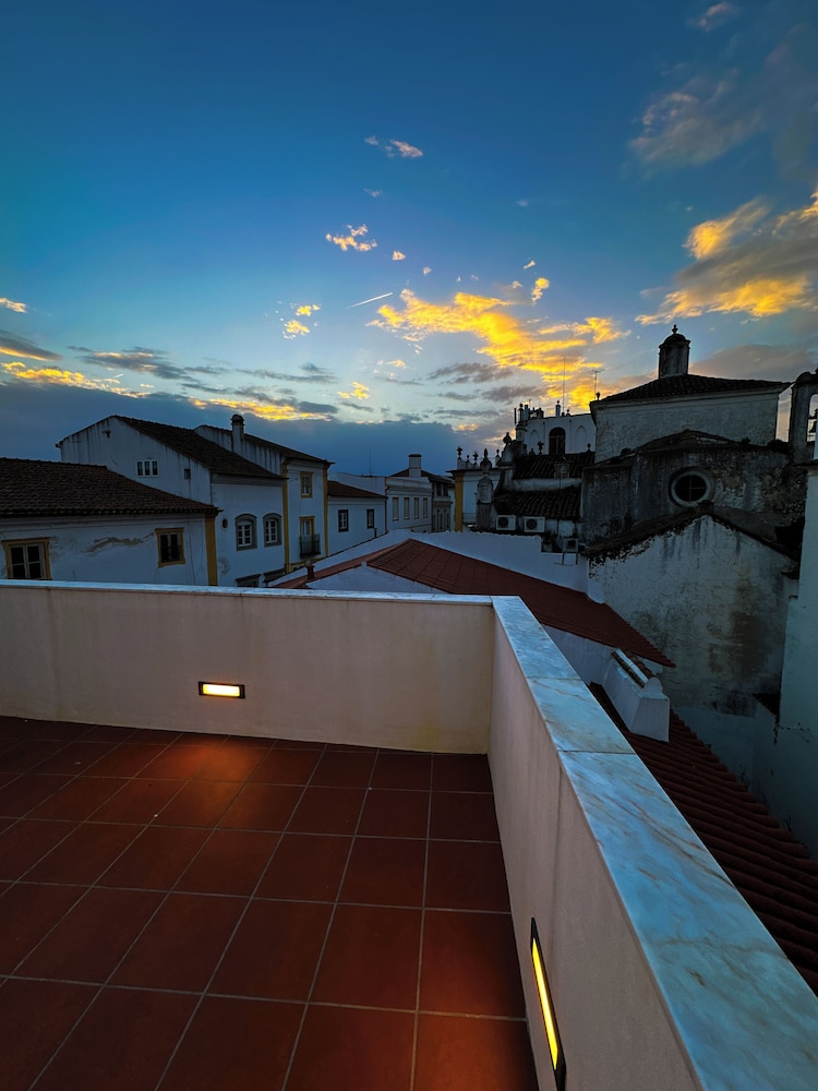 Largo Inn Suites Evora