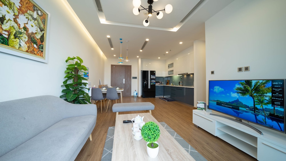 Lia House