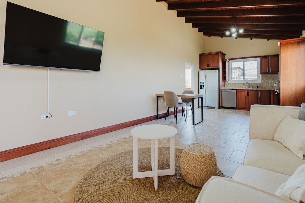 5 Bedroom Villa With Amazing View of Aruba Nature
