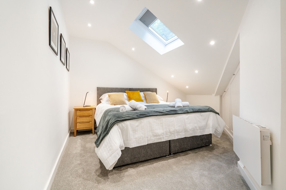 The Botanical Flat 1