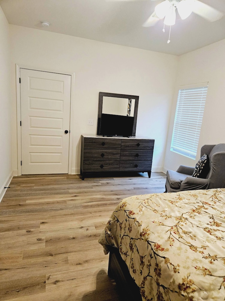 Madison Cozy House for Comfort and Relaxation