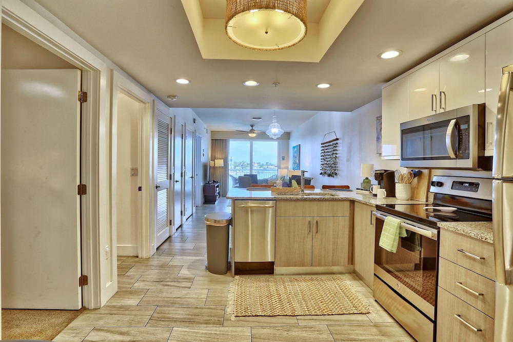 Oceana 204 East