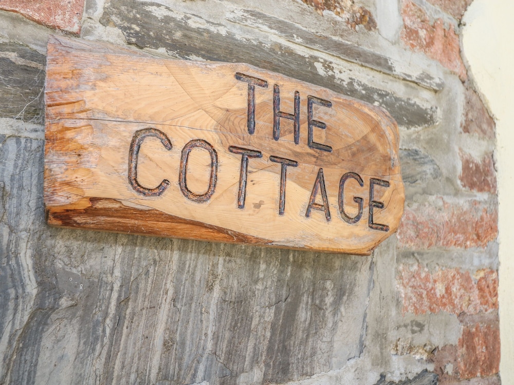 Lower West Curry Cottage