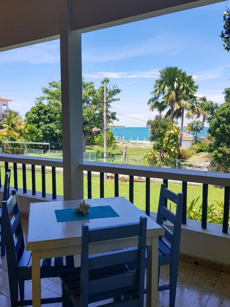 La Perla de Farallon Bed and Breakfast