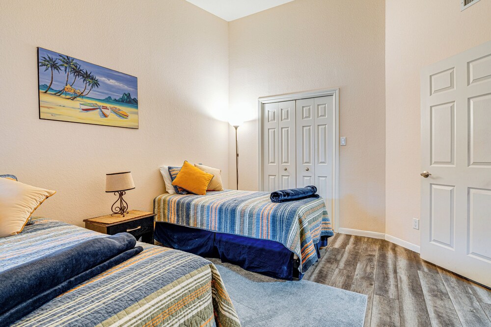 Community Perks: Scenic Lake Travis Getaway!