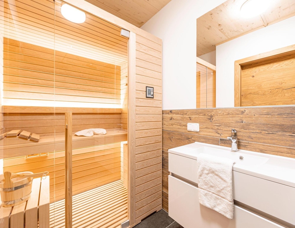 Attractive Apartment With Sauna