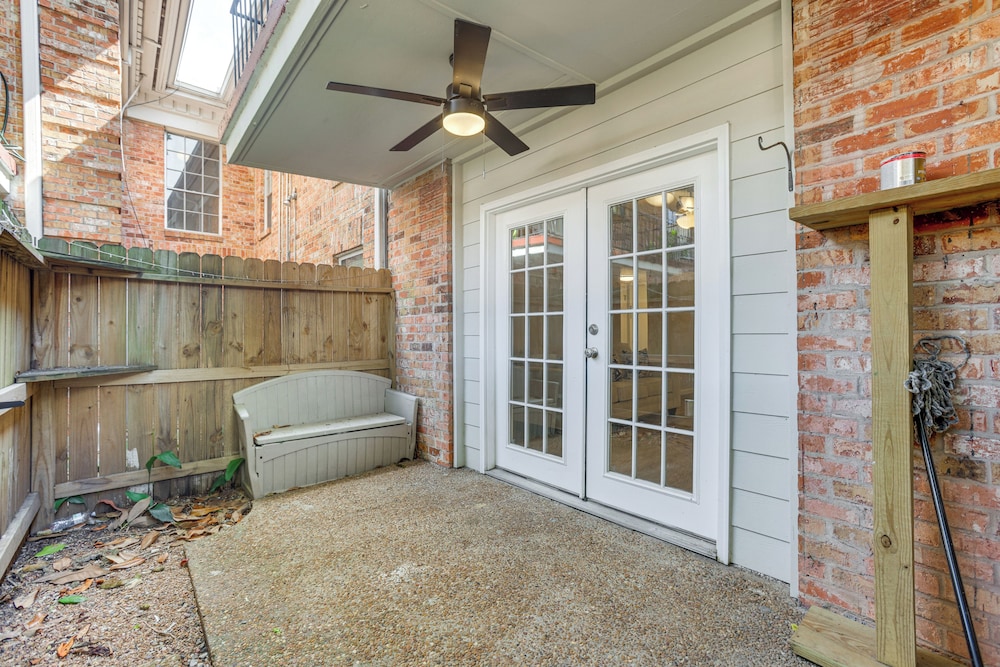 2 Mi to The Galleria: Uptown Houston Retreat!