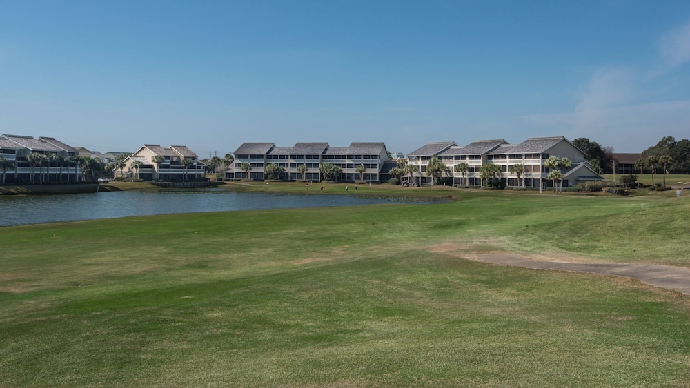 Sleeps 8 w/ Resort Pools, Tennis, Golf & Beach Access + Attraction Tickets!