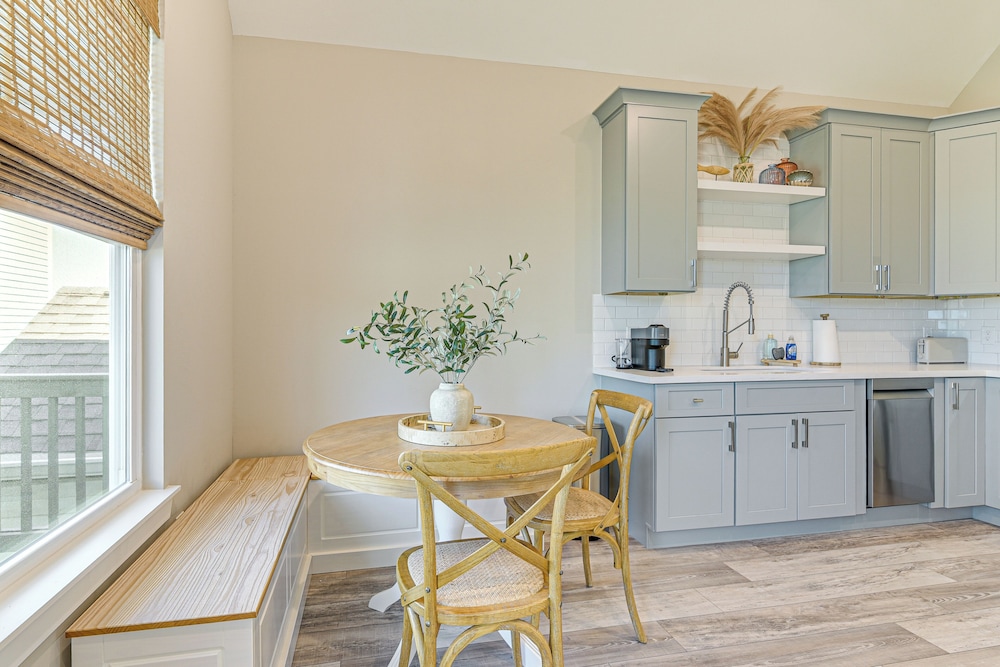1 Mi to Galveston Beach, Seawall: New Tiny Home!