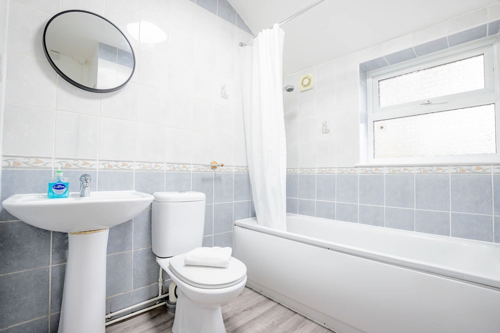 Host Stay Chestnut Residence