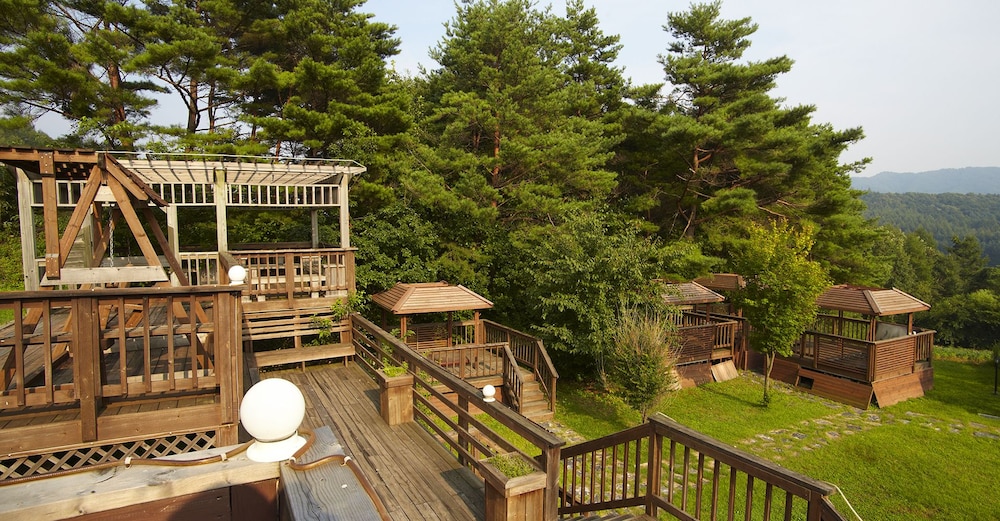 Club Olympia Pension & Resort